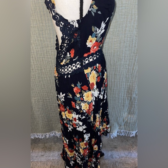 3/$25 NWT LUXXEL Floral hi-low Dress SZ Lrg - Picture 11 of 14